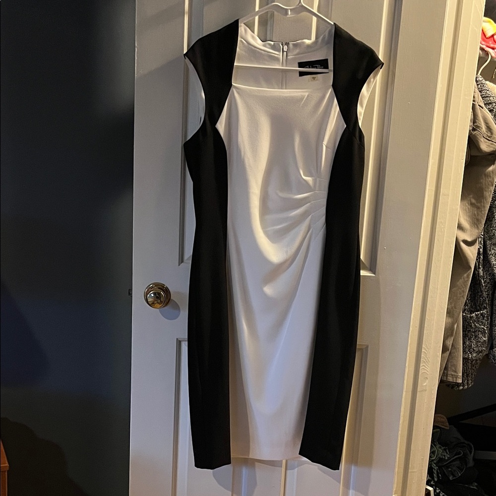 Chic Monochrome Midi Dress. Very flattering!
